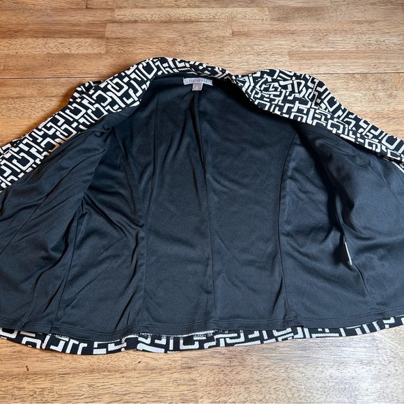 Roz & Ali Black and White Modern Geometric Patterned Blazer Jacket Small - Picture 6 of 11